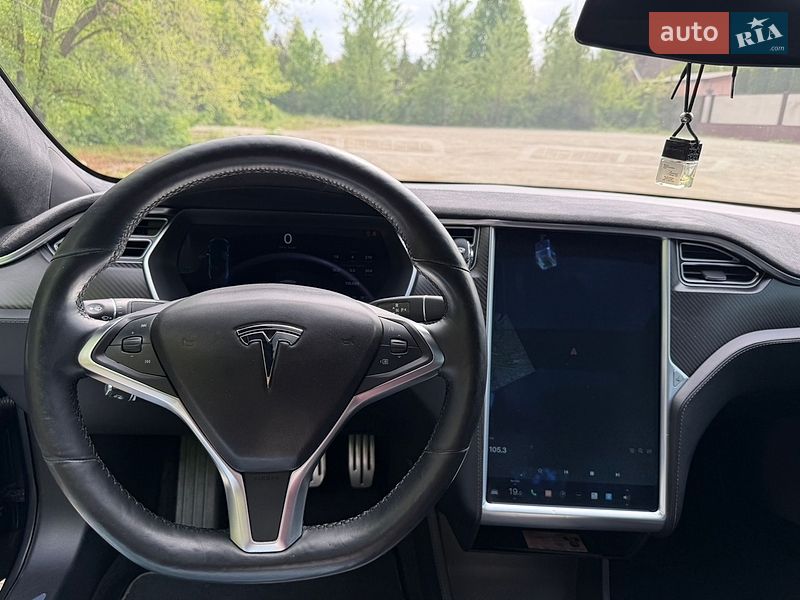 Лифтбек Tesla Model S 2015 в Днепре