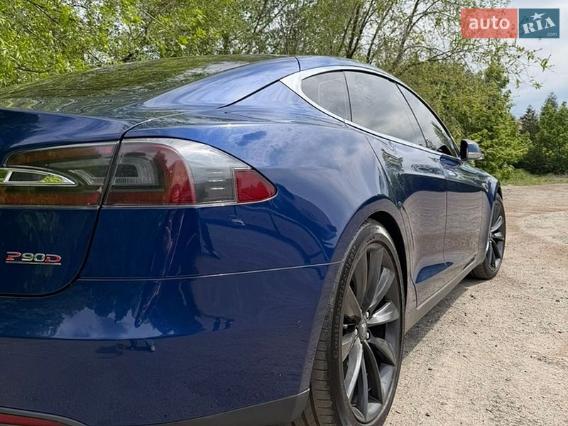 Лифтбек Tesla Model S 2015 в Днепре