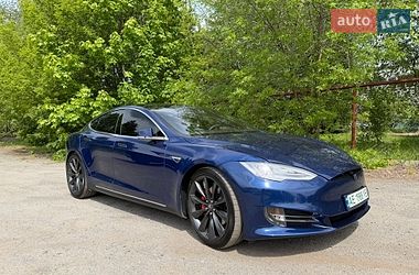 Лифтбек Tesla Model S 2015 в Днепре