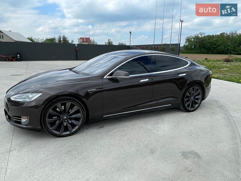 Ліфтбек Tesla Model S 2013 в Чорткові