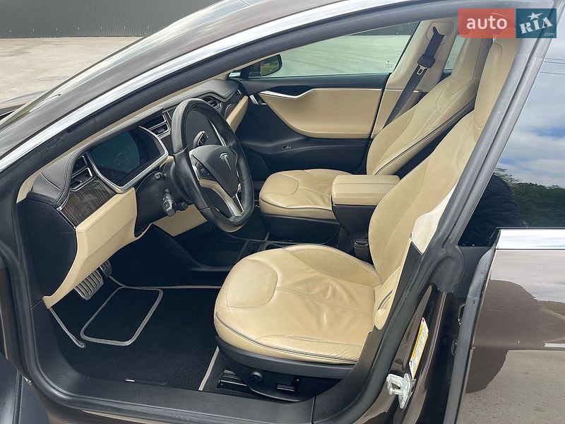 Ліфтбек Tesla Model S 2013 в Чорткові