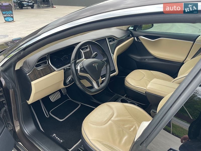 Ліфтбек Tesla Model S 2013 в Чорткові