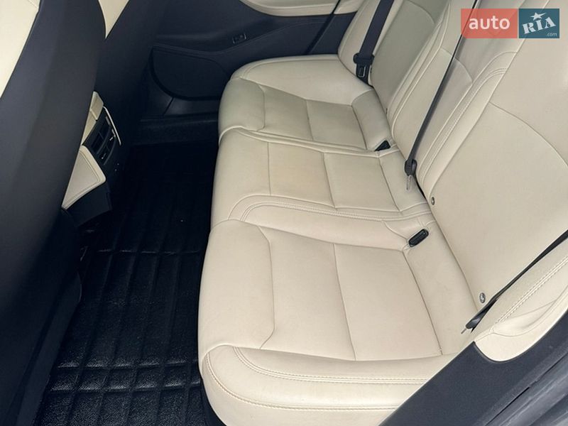 Лифтбек Tesla Model S 2018 в Кривом Роге