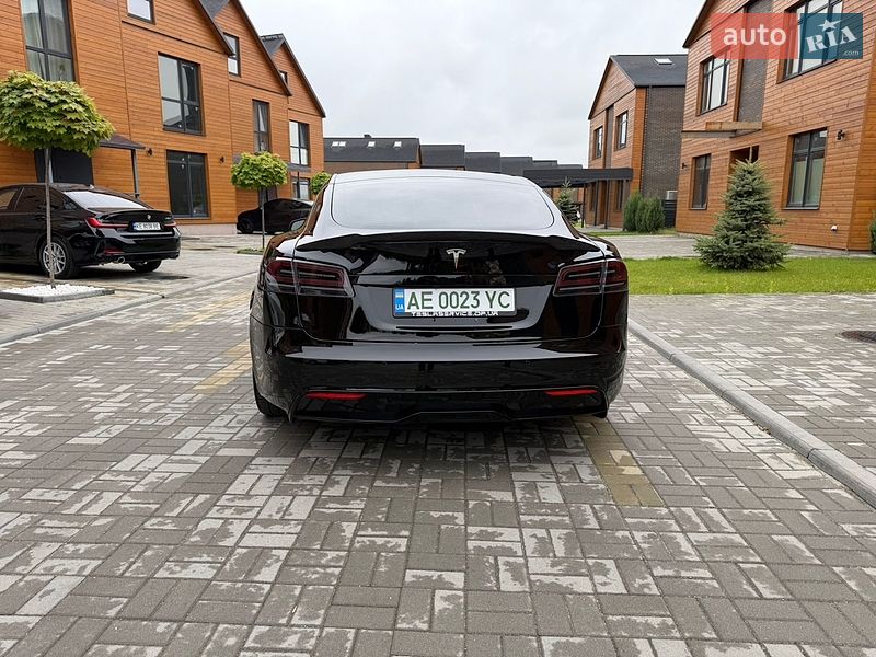 Лифтбек Tesla Model S 2021 в Днепре