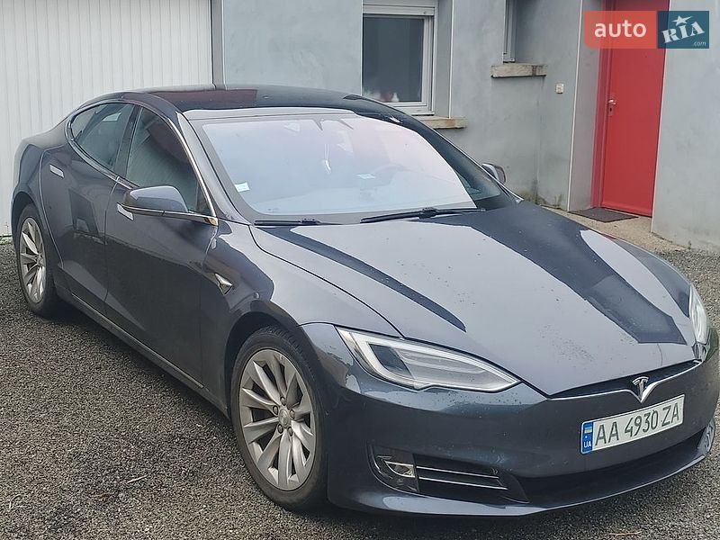 Ліфтбек Tesla Model S 2019 в Тернополі