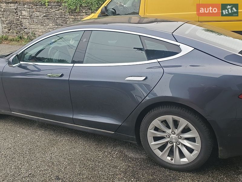 Ліфтбек Tesla Model S 2019 в Тернополі