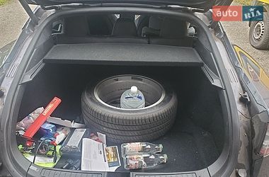 Ліфтбек Tesla Model S 2019 в Тернополі