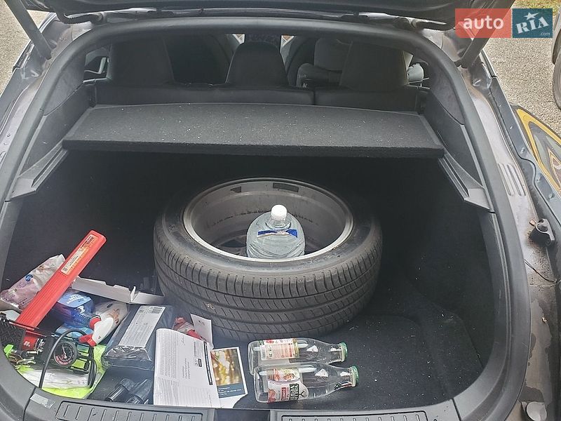 Ліфтбек Tesla Model S 2019 в Тернополі