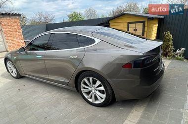 Лифтбек Tesla Model S 2016 в Полтаве фото 16 Лифтбек Tesla Model S 2016 в Полтаве