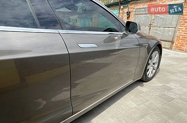Лифтбек Tesla Model S 2016 в Полтаве фото 43 Лифтбек Tesla Model S 2016 в Полтаве