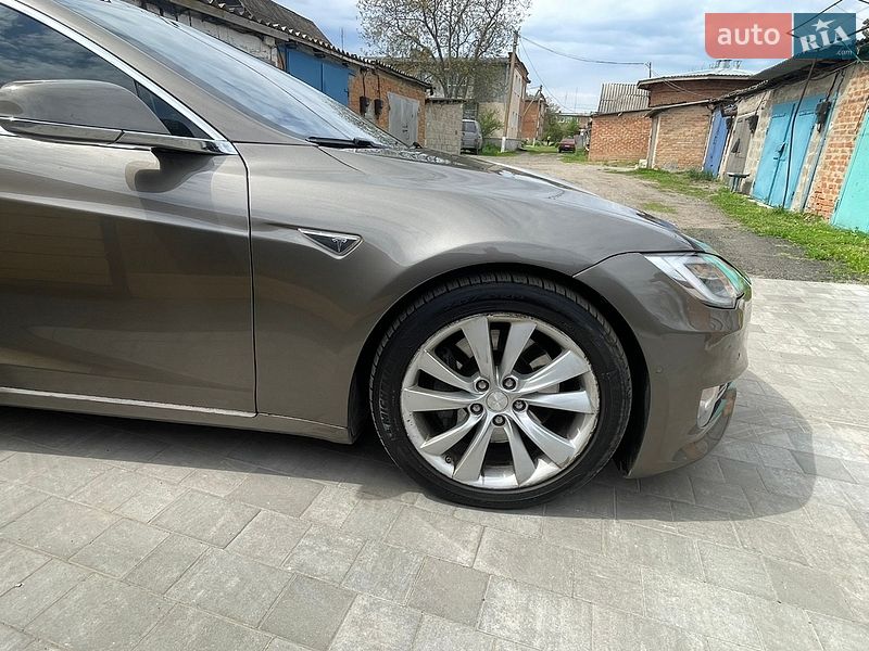 Лифтбек Tesla Model S 2016 в Полтаве фото 21 Лифтбек Tesla Model S 2016 в Полтаве