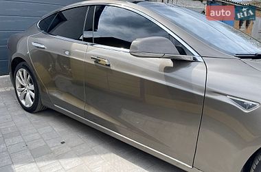 Лифтбек Tesla Model S 2016 в Полтаве фото 24 Лифтбек Tesla Model S 2016 в Полтаве