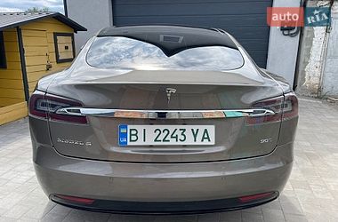 Лифтбек Tesla Model S 2016 в Полтаве фото 36 Лифтбек Tesla Model S 2016 в Полтаве