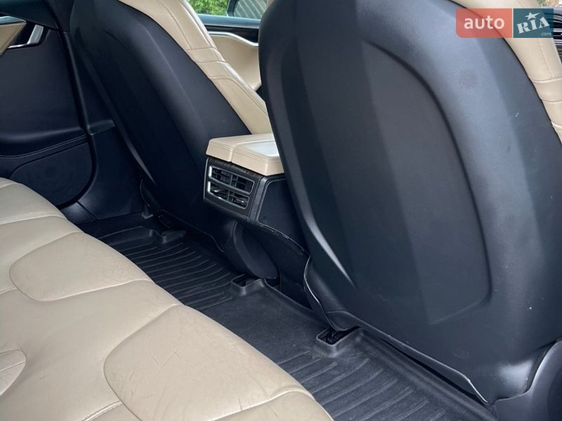 Лифтбек Tesla Model S 2016 в Полтаве фото 63 Лифтбек Tesla Model S 2016 в Полтаве