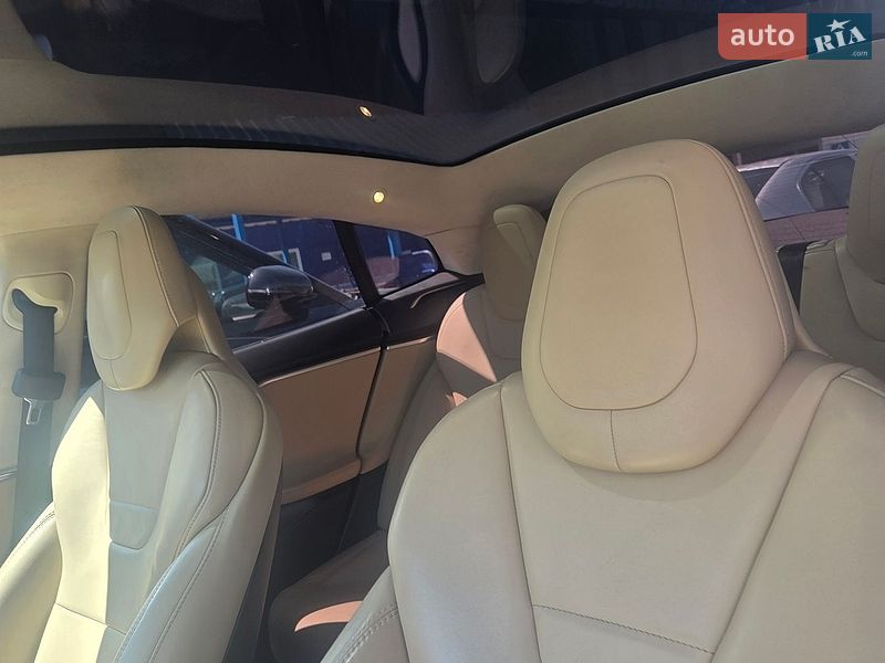 Ліфтбек Tesla Model S 2017 в Житомирі