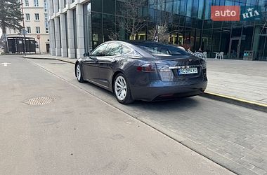 Ліфтбек Tesla Model S 2017 в Львові