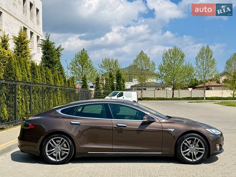 Ліфтбек Tesla Model S 2013 в Одесі фото 13 Ліфтбек Tesla Model S 2013 в Одесі