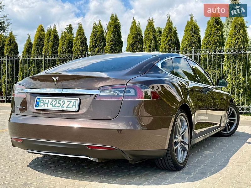 Ліфтбек Tesla Model S 2013 в Одесі фото 18 Ліфтбек Tesla Model S 2013 в Одесі