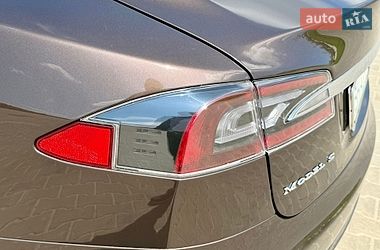 Ліфтбек Tesla Model S 2013 в Одесі фото 23 Ліфтбек Tesla Model S 2013 в Одесі