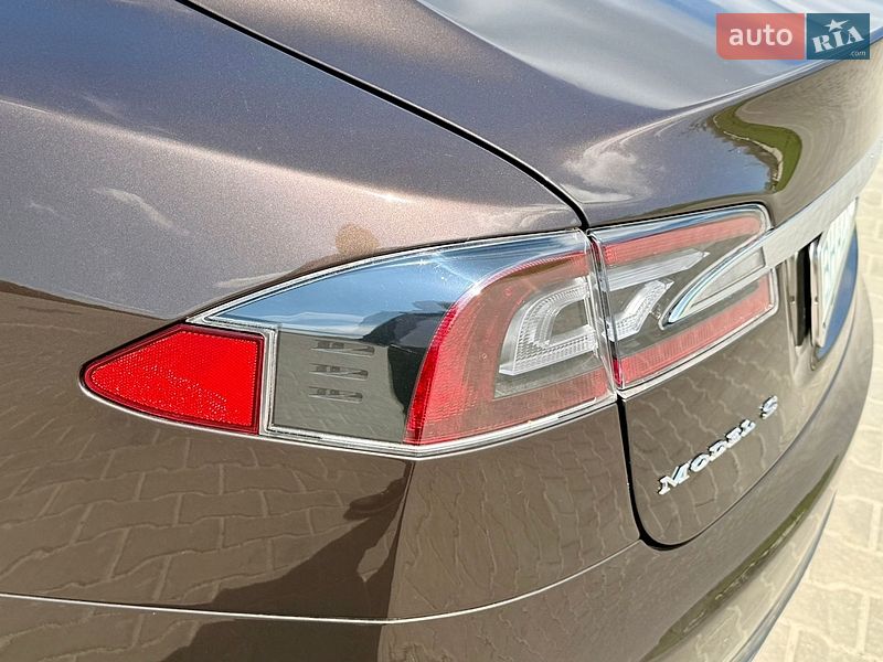 Ліфтбек Tesla Model S 2013 в Одесі фото 23 Ліфтбек Tesla Model S 2013 в Одесі