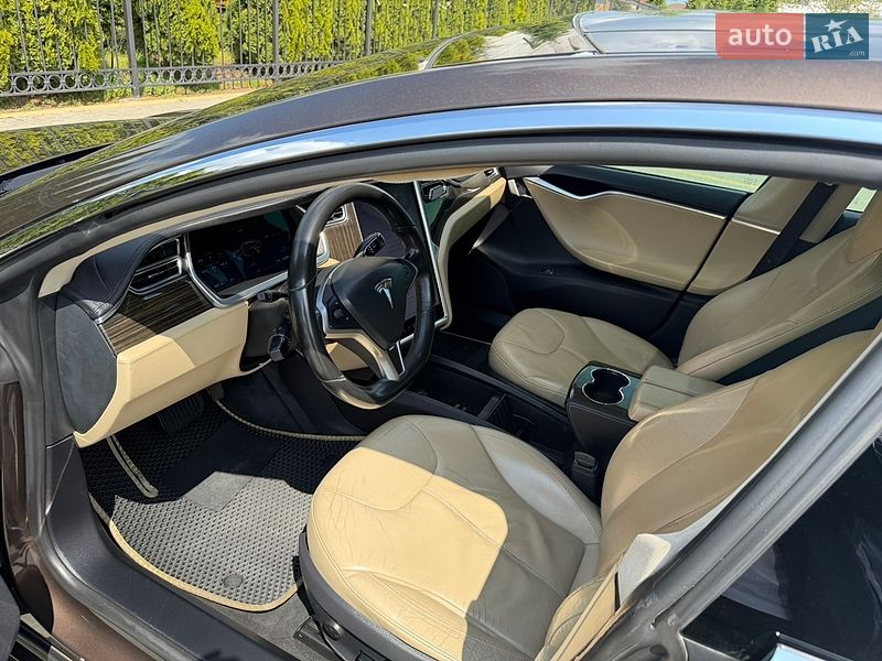 Ліфтбек Tesla Model S 2013 в Одесі фото 33 Ліфтбек Tesla Model S 2013 в Одесі