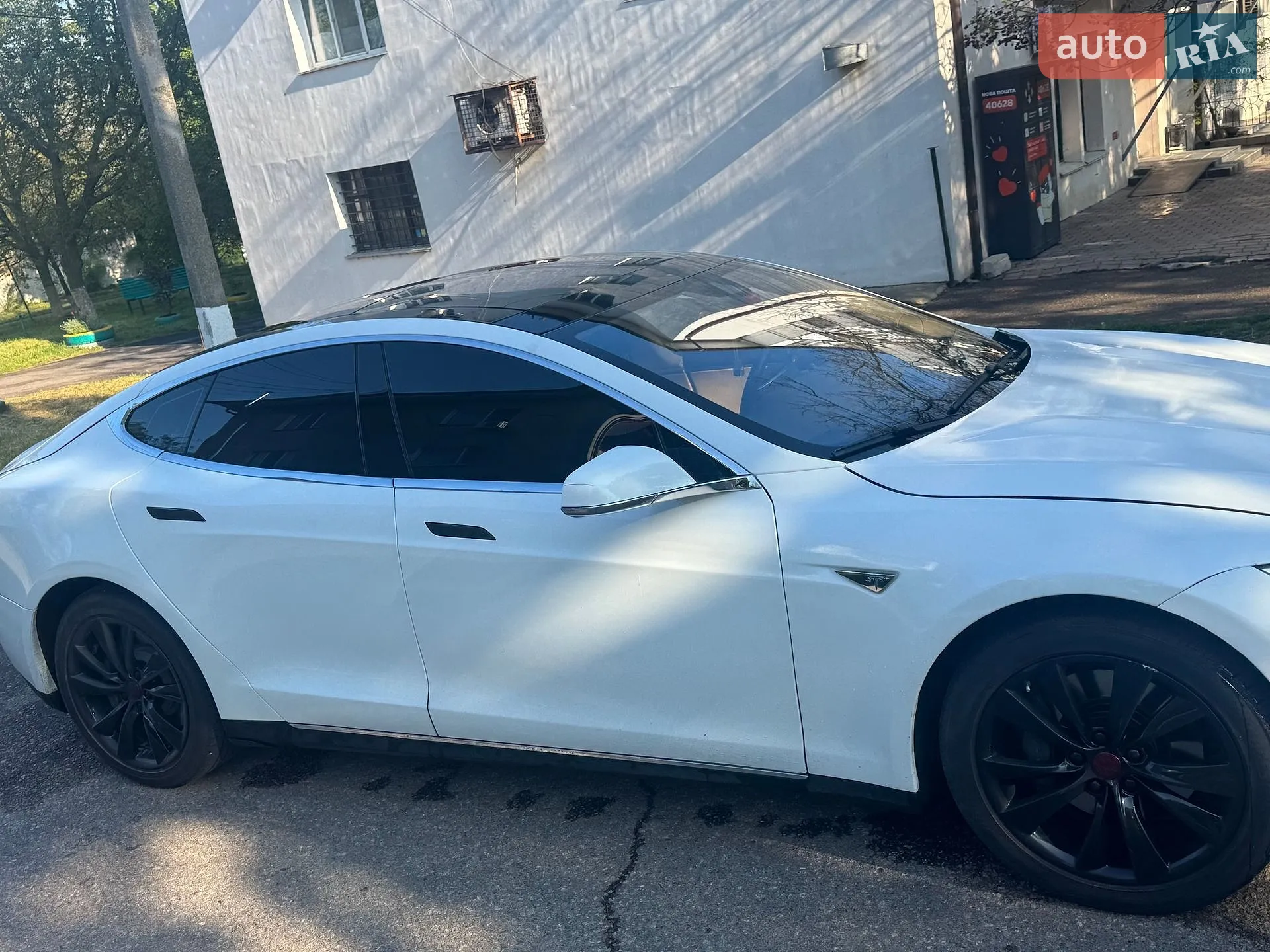 2014 Tesla Model S - мініатюра 2