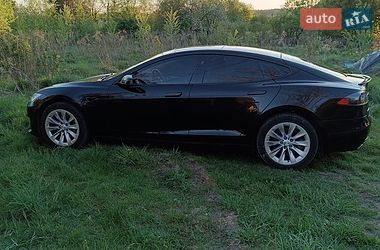 Лифтбек Tesla Model S 2017 в Львове