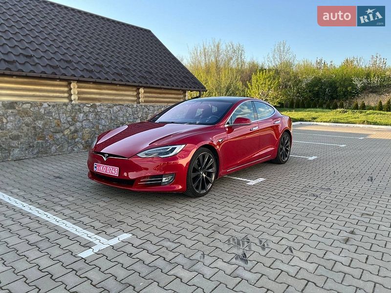 Tesla Model S 2018