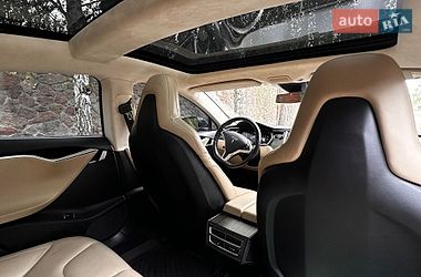Ліфтбек Tesla Model S 2015 в Києві