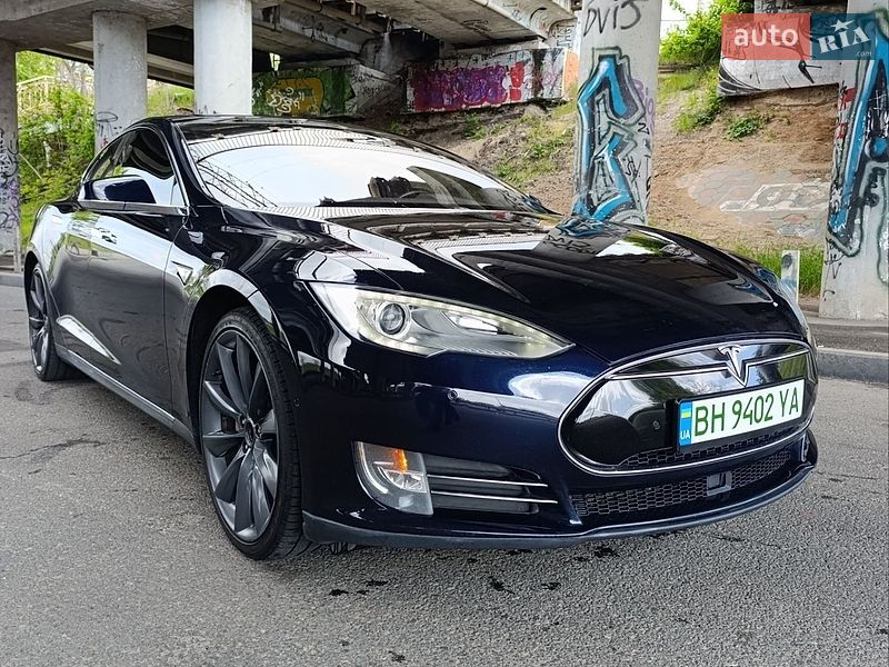 Ліфтбек Tesla Model S 2014 в Одесі