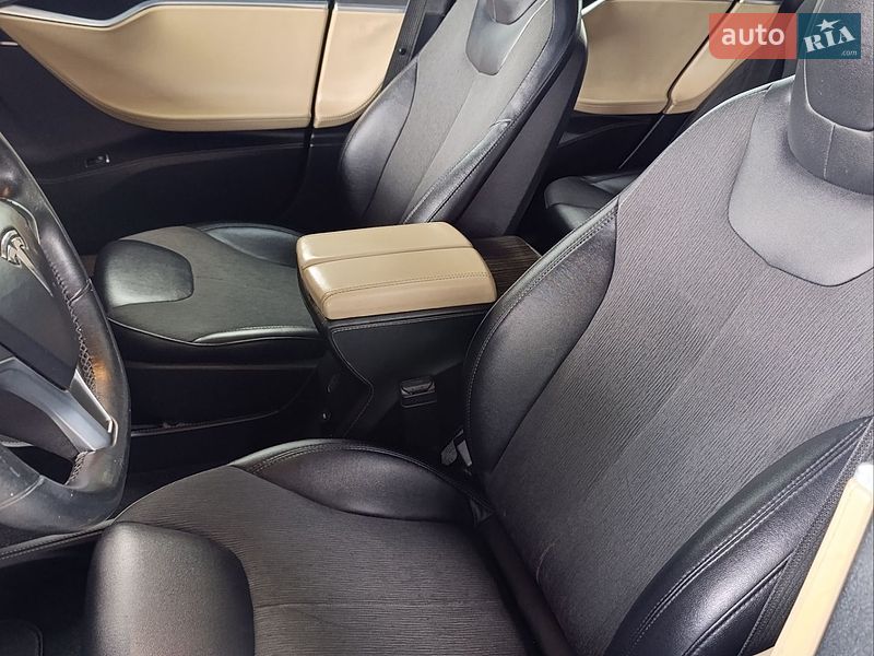 Ліфтбек Tesla Model S 2014 в Одесі