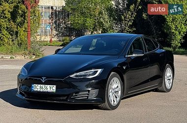 Лифтбек Tesla Model S 2018 в Львове