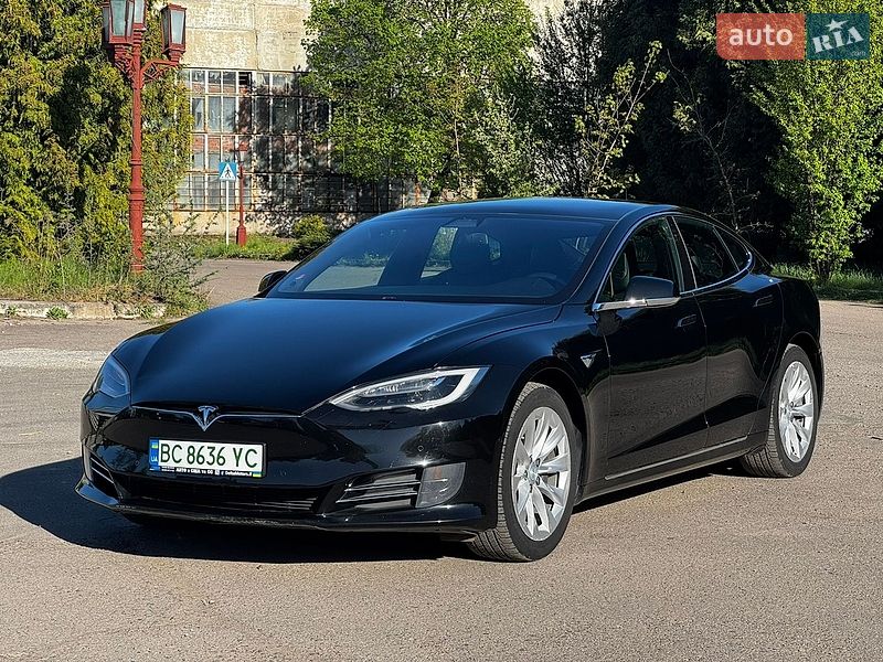 Tesla Model S 2018