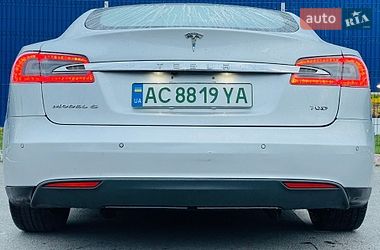 Лифтбек Tesla Model S 2016 в Виннице