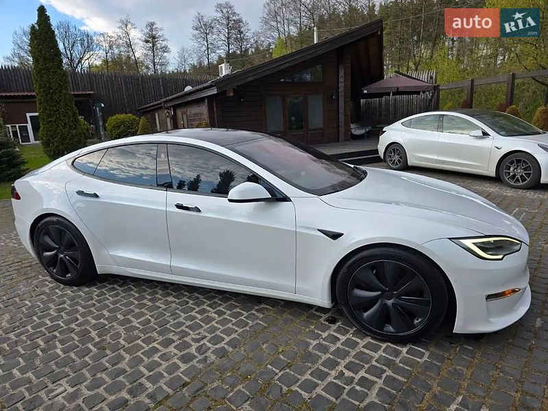 Ліфтбек Tesla Model S 2022 в Бучі