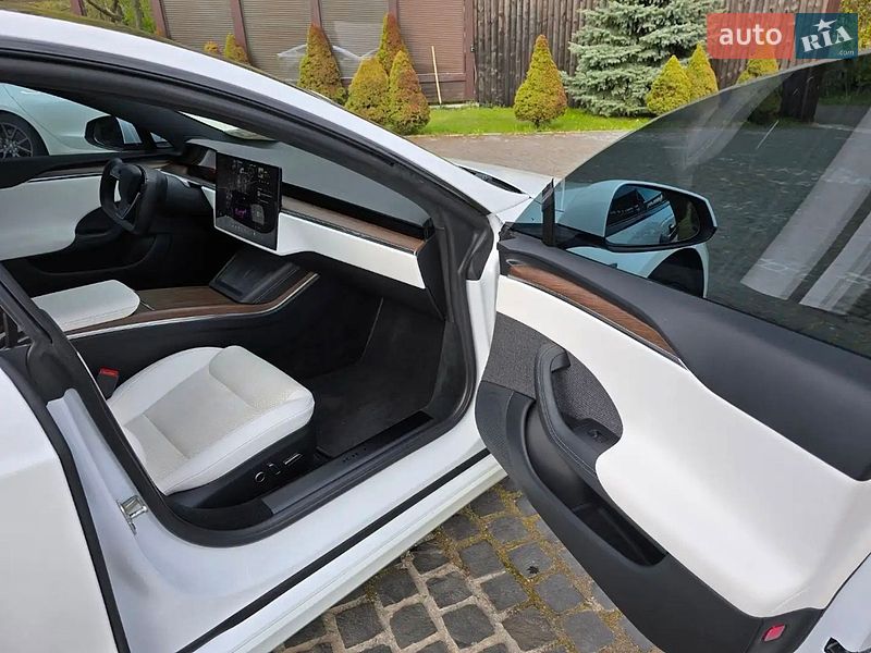 Ліфтбек Tesla Model S 2022 в Бучі