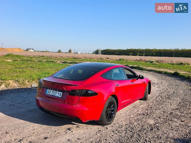 Лифтбек Tesla Model S 2018 в Виннице