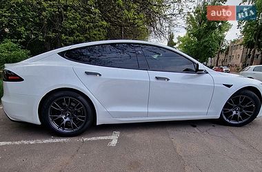 Лифтбек Tesla Model S 2023 в Одессе