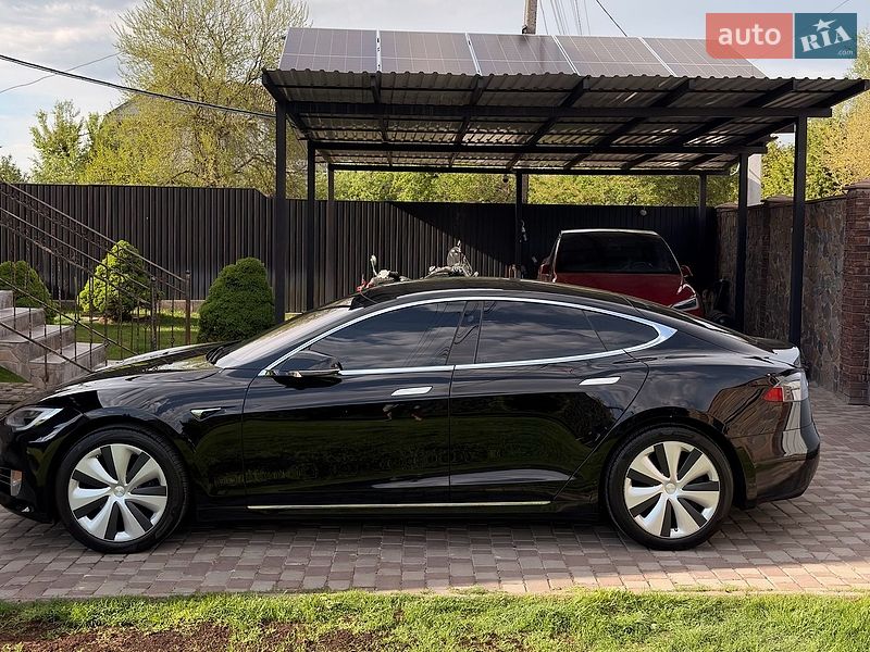 Ліфтбек Tesla Model S 2020 в Києві