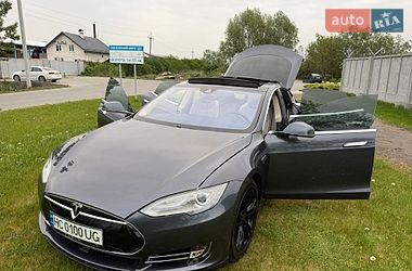 Лифтбек Tesla Model S 2015 в Львове