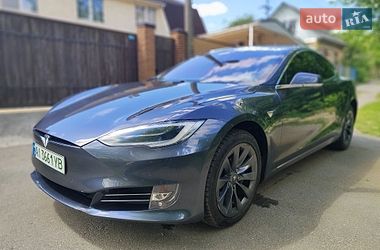 Лифтбек Tesla Model S 2018 в Киеве