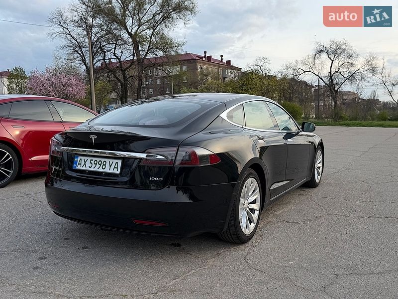 Ліфтбек Tesla Model S 2018 в Запоріжжі