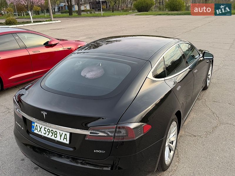 Ліфтбек Tesla Model S 2018 в Запоріжжі
