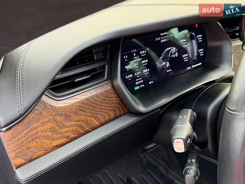Ліфтбек Tesla Model S 2018 в Запоріжжі