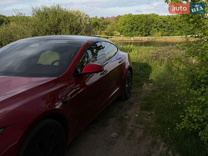 Ліфтбек Tesla Model S 2023 в Новомосковську