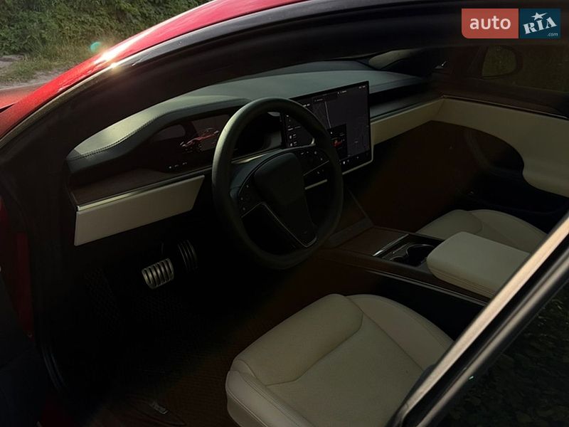 Ліфтбек Tesla Model S 2023 в Новомосковську