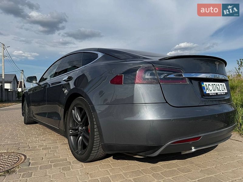 Лифтбек Tesla Model S 2014 в Ровно
