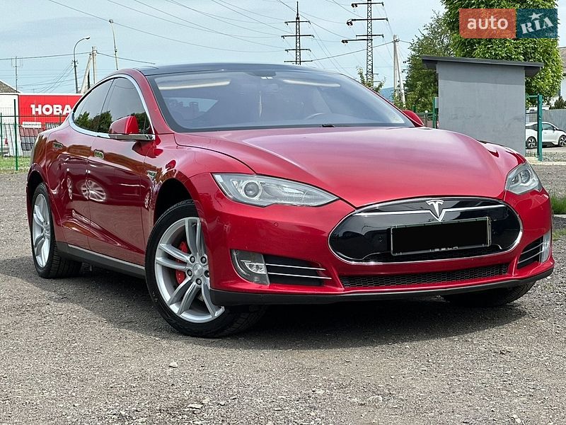 Лифтбек Tesla Model S 2014 в Ужгороде