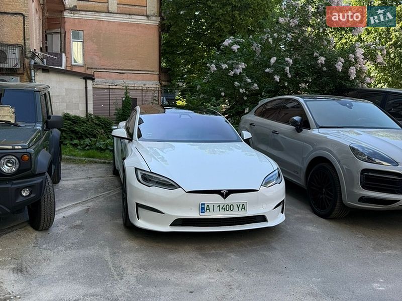 Лифтбек Tesla Model S 2021 в Киеве