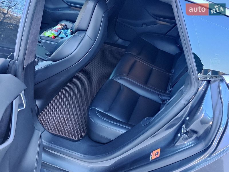 Ліфтбек Tesla Model S 2018 в Хмельницькому